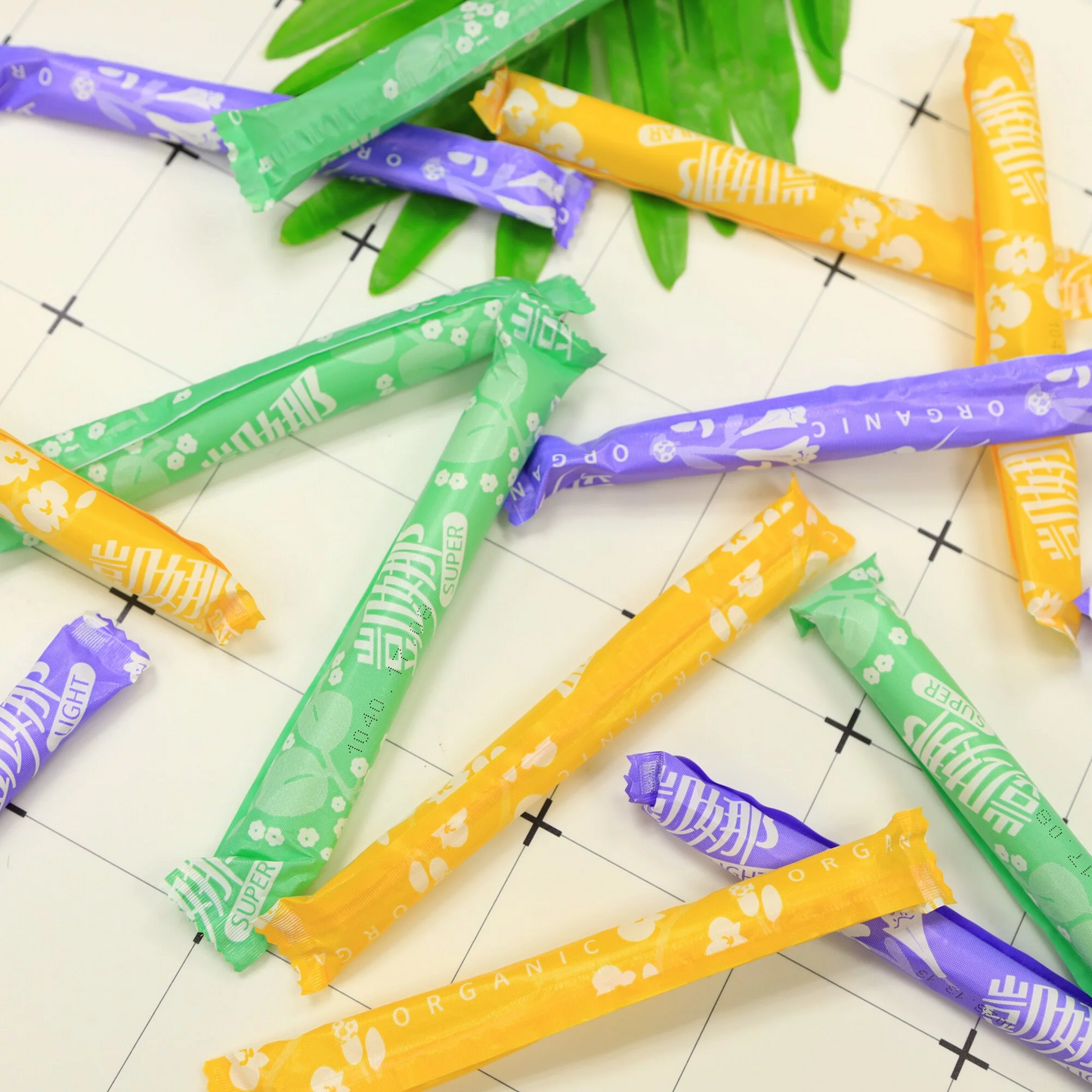 Kirakira Organic Tampons with Plastic Applicator - Multipack (32pcs)