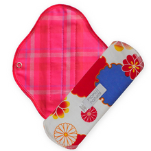 Load image into Gallery viewer, Momiji Natural Small Day Pad

