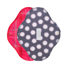 Load image into Gallery viewer, Momiji Natural Small Day Pad

